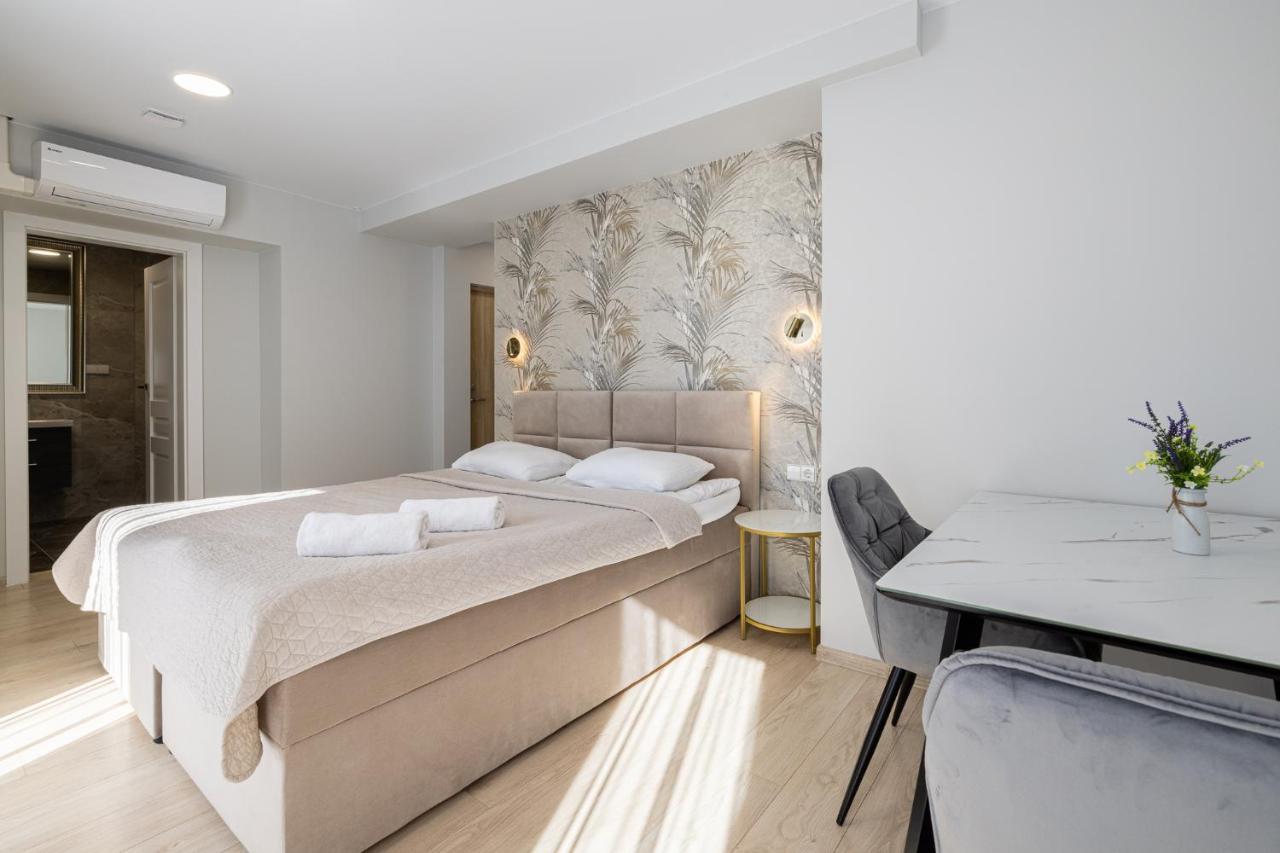 Dharma Stay Apartamentai Su Terasa Ir Vaizdu I Miesta Тельше Екстер'єр фото