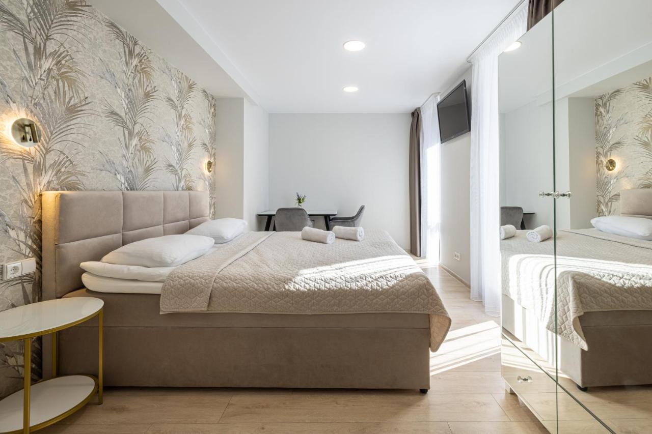 Dharma Stay Apartamentai Su Terasa Ir Vaizdu I Miesta Тельше Екстер'єр фото