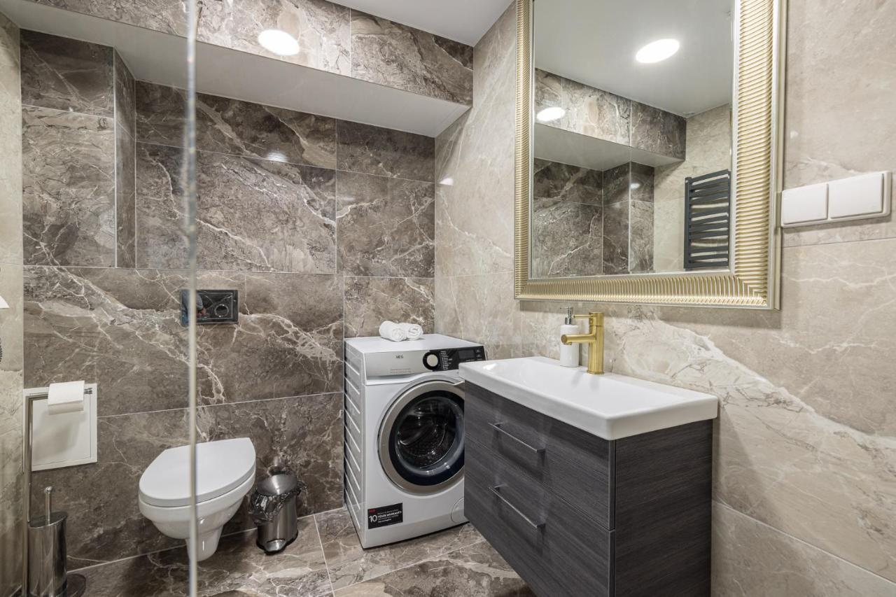 Dharma Stay Apartamentai Su Terasa Ir Vaizdu I Miesta Тельше Екстер'єр фото