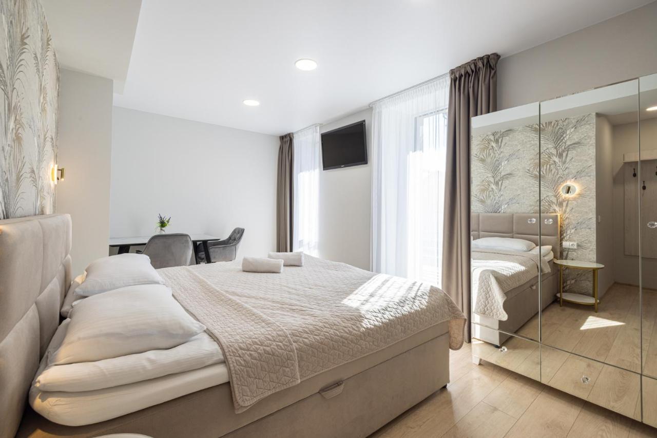 Dharma Stay Apartamentai Su Terasa Ir Vaizdu I Miesta Тельше Екстер'єр фото