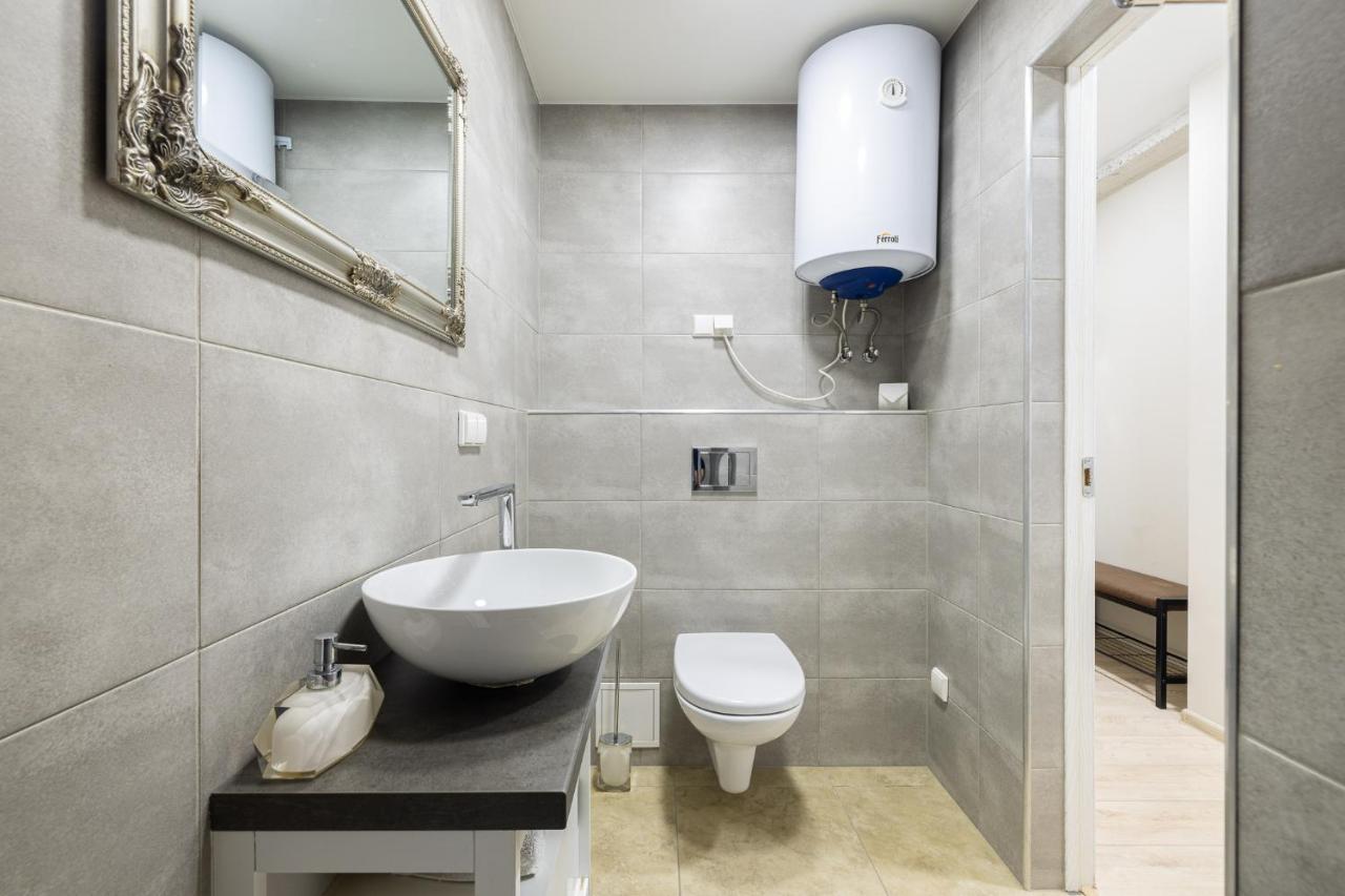 Dharma Stay Apartamentai Su Terasa Ir Vaizdu I Miesta Тельше Екстер'єр фото