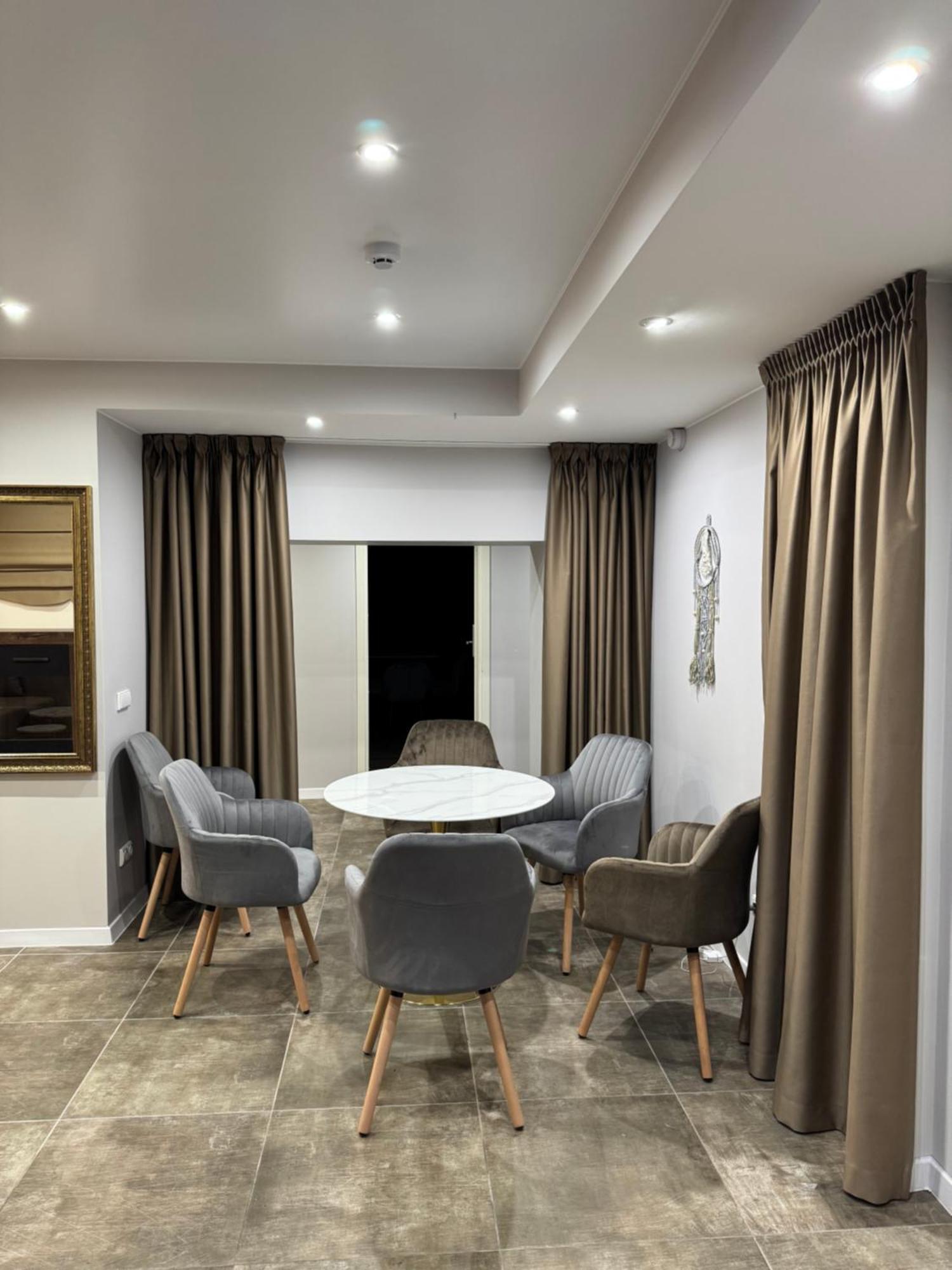 Dharma Stay Apartamentai Su Terasa Ir Vaizdu I Miesta Тельше Екстер'єр фото